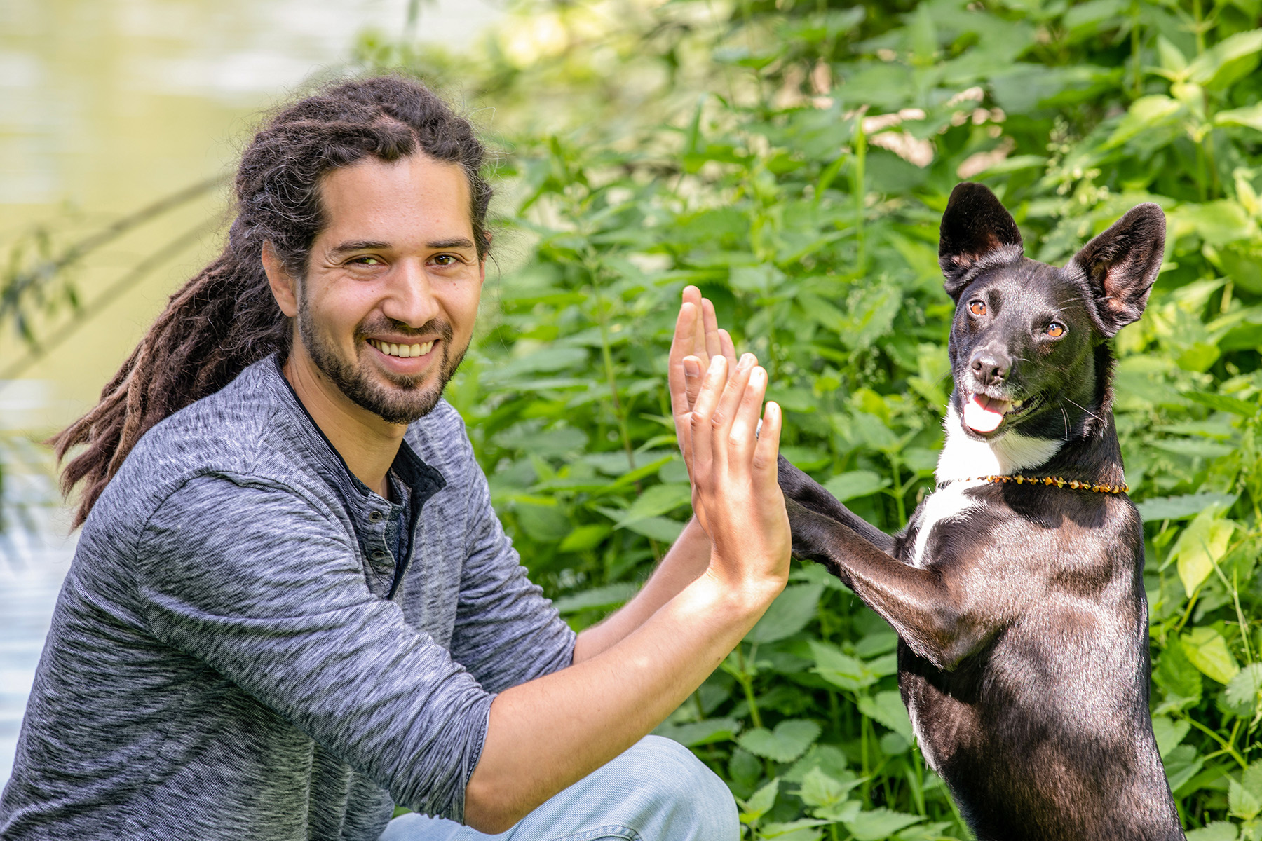 Nikolaj Lange mit Hund beim Training